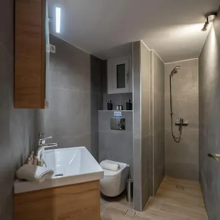 Gem Hidden Basement Treasure Apartment *